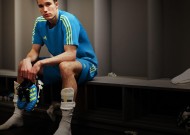 九游游戏-莱万15连击破连败魔咒，MAD极限挑战再攀巅峰